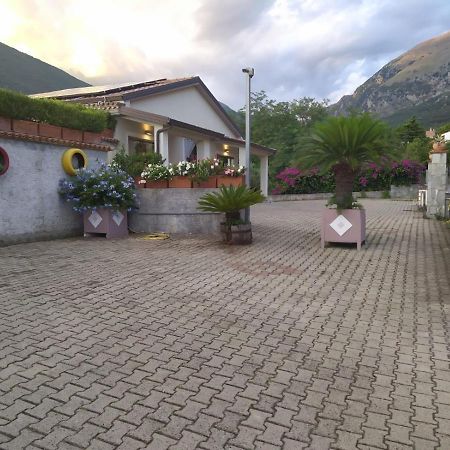 Casa Vacanze B&G マラテーア エクステリア 写真